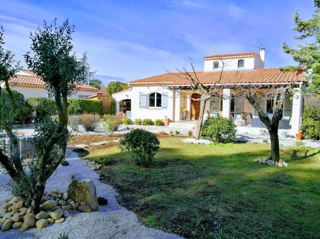 Les Coronilles Bed & Breakfast Saint-Maximin Eksteriør bilde